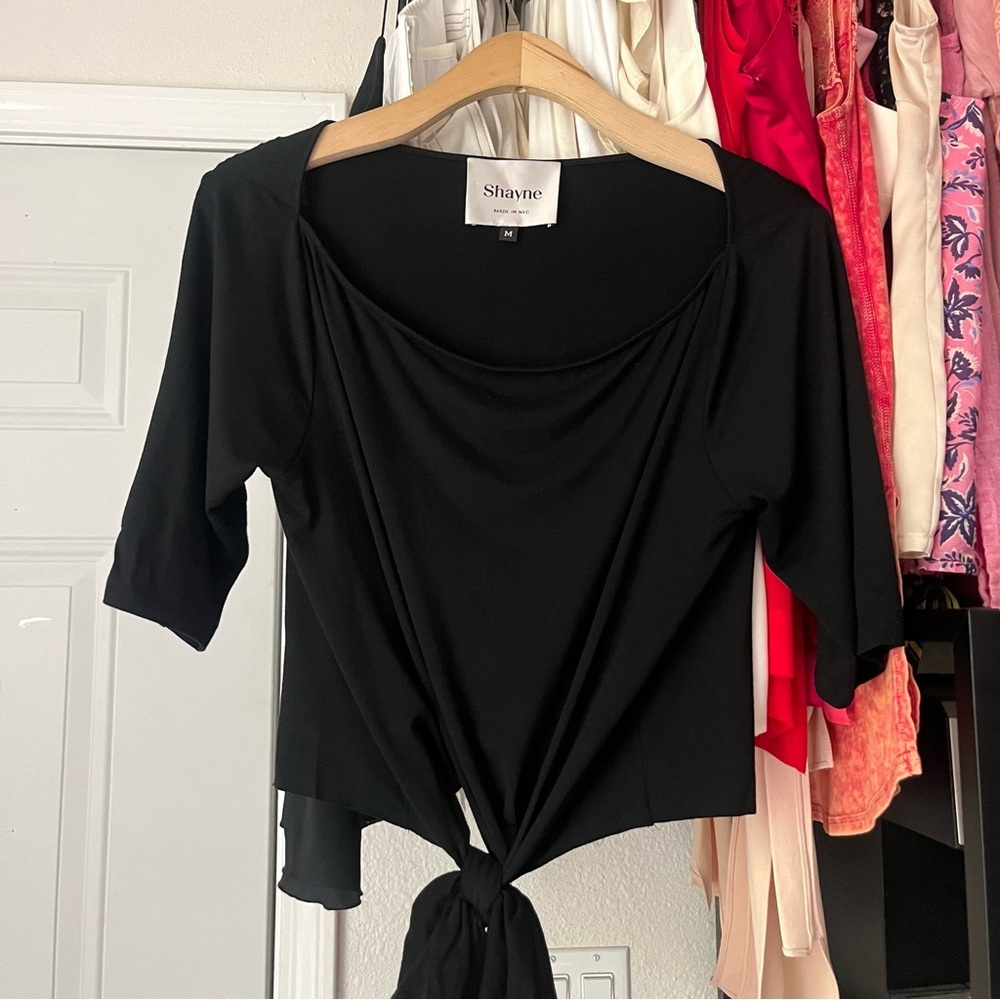 SHAYNE NEW YORK black boat neck boxy cropped short sleeve tie front tshirt top